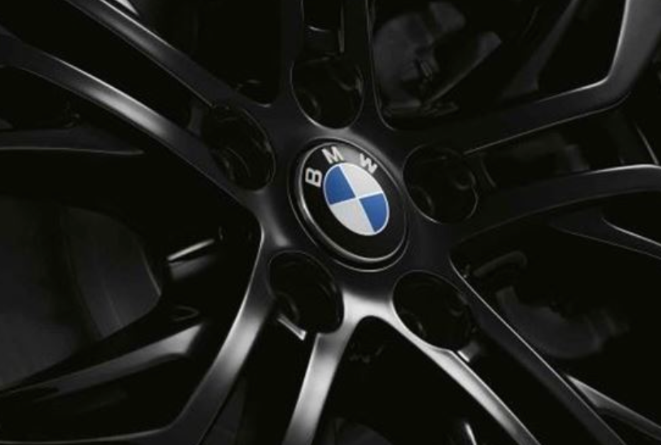 BMW Floating Hub Caps