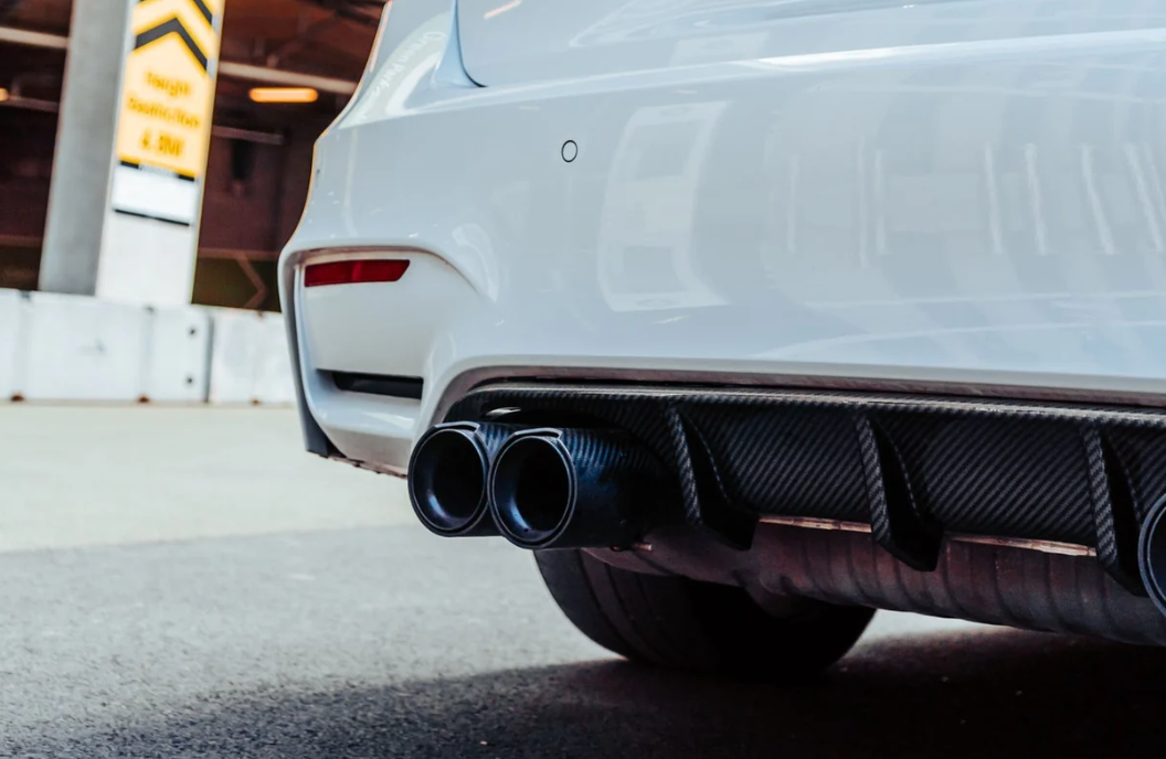 BMW M3/M4 PERFORMANCE STYLE REAR DIFFUSER IN PRE PREG DRY CARBON FIBRE (F80/F82/F83)